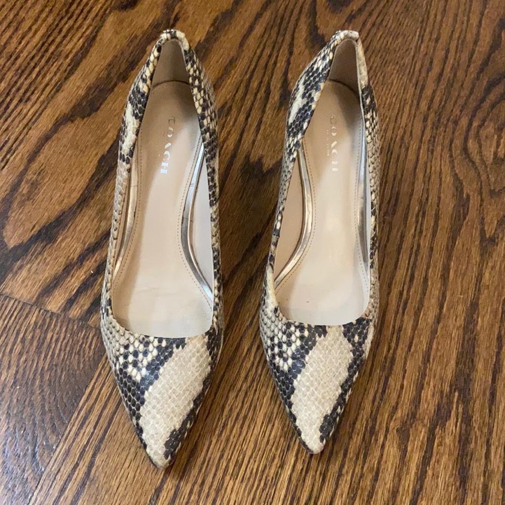 Coach leather snakeskin pumps 5.5